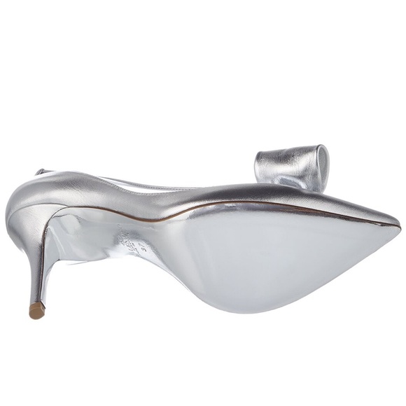 VALENTINO WOMEN'S LEATHER METALLIC DOLLYBOW PUMPS SILVER - Picture 12 of 16